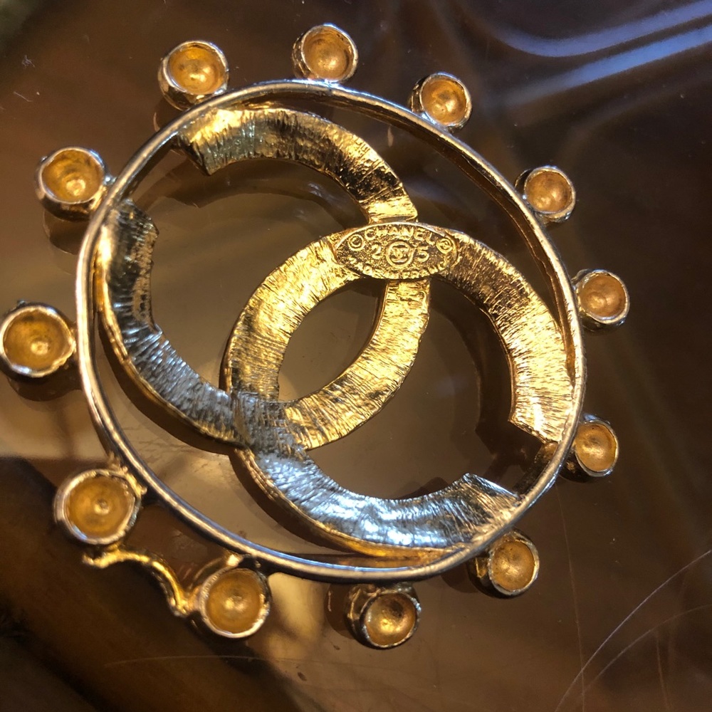 Vintage Chanel Pendant - Picture 5 of 5